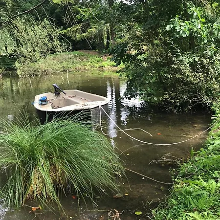 L'abreuvoir De Riviere Отель типа 